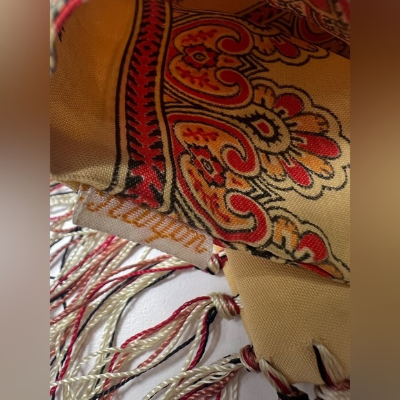 ✨Paisley Patterned Yellow Red and Orange scarf with fringe - Picture 8 of 9